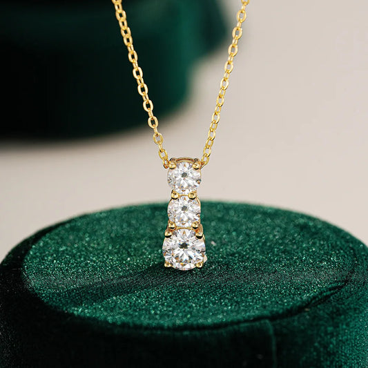 Moissanite Diamond Pendant 18k Gold