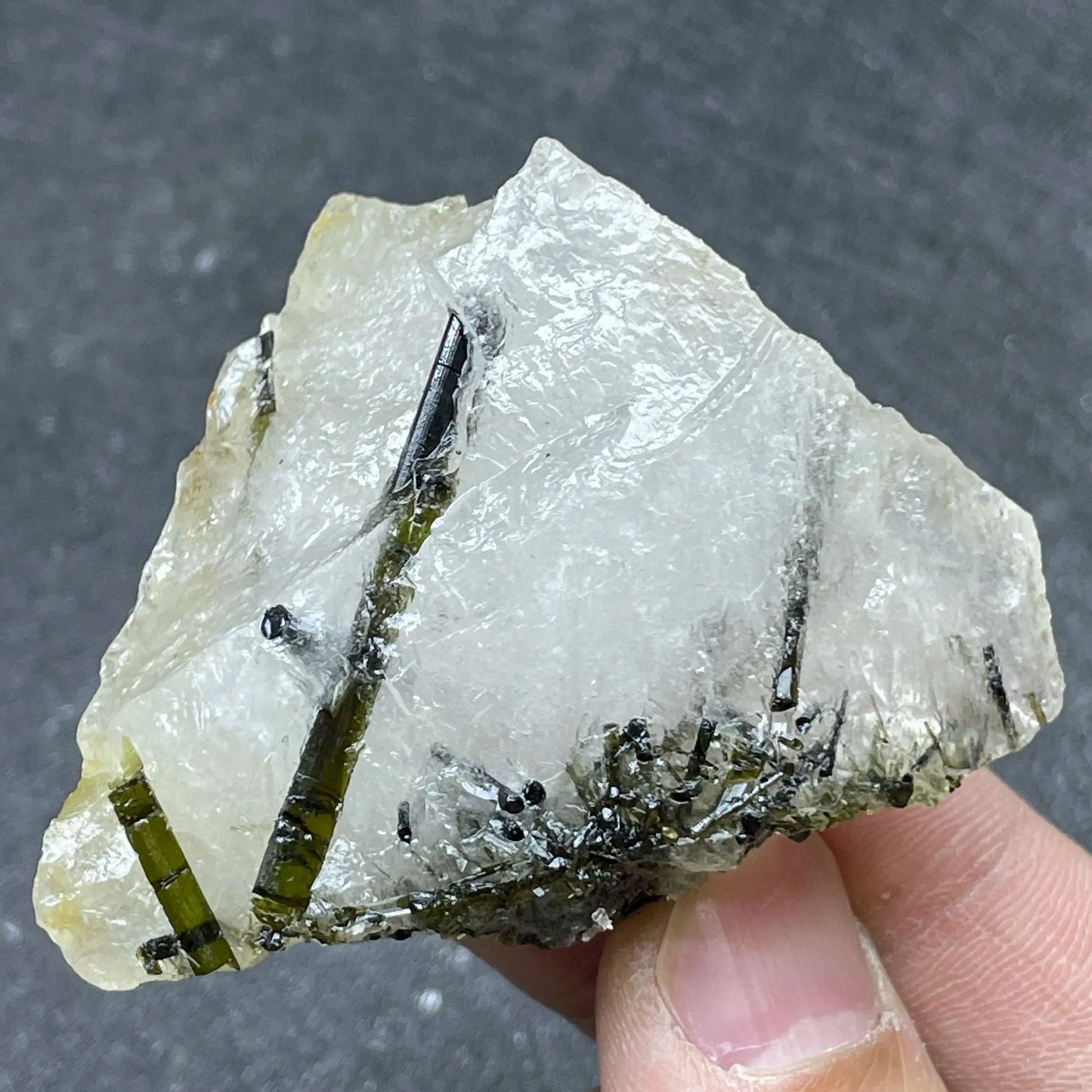 Pakistan Green Tourmaline Mineral Specimen Crystal Quartz Healing Home Decor