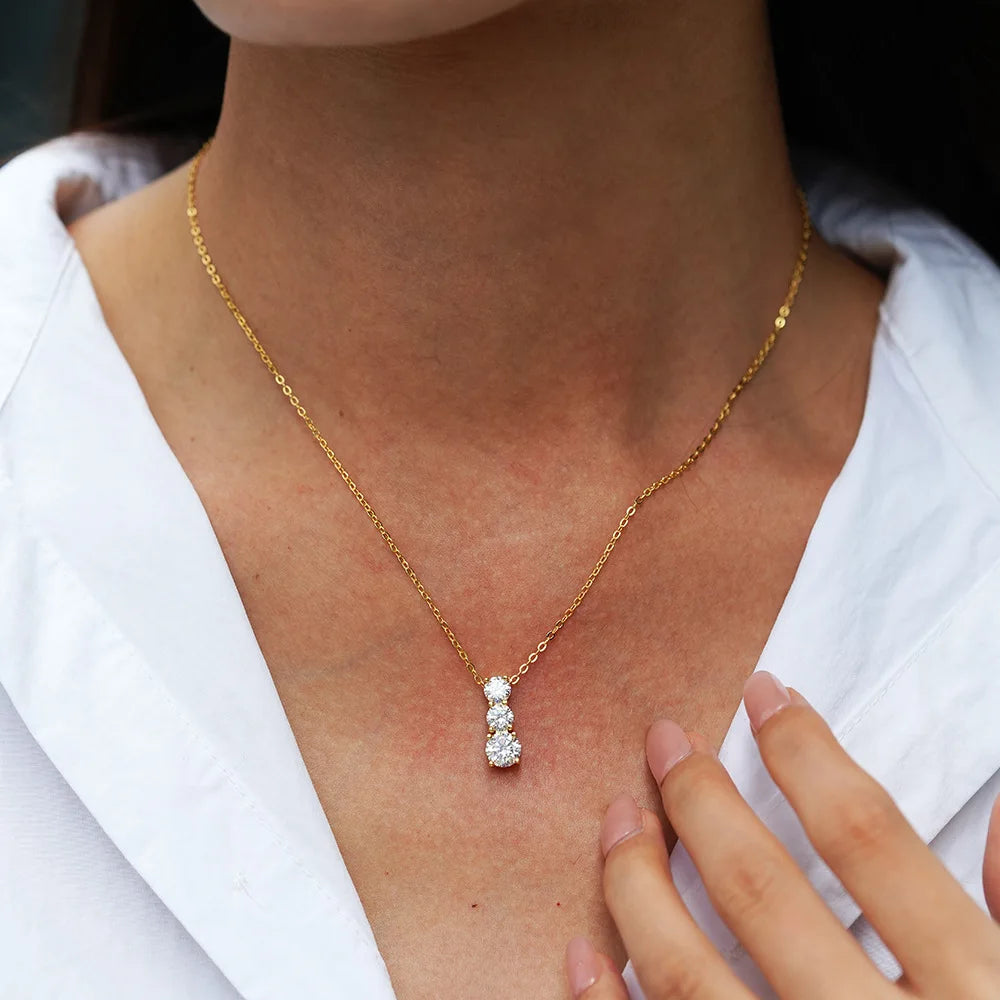 Moissanite Diamond Pendant 18k Gold