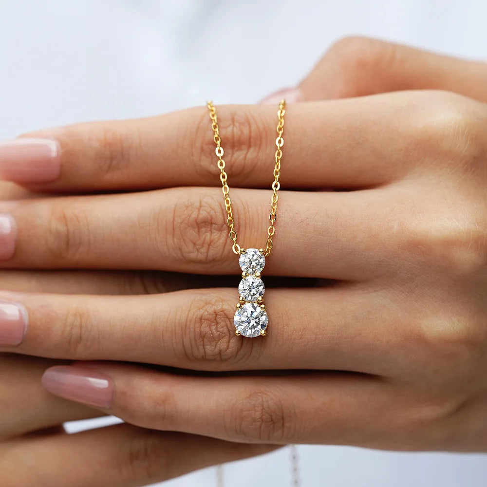 Moissanite Diamond Pendant 18k Gold
